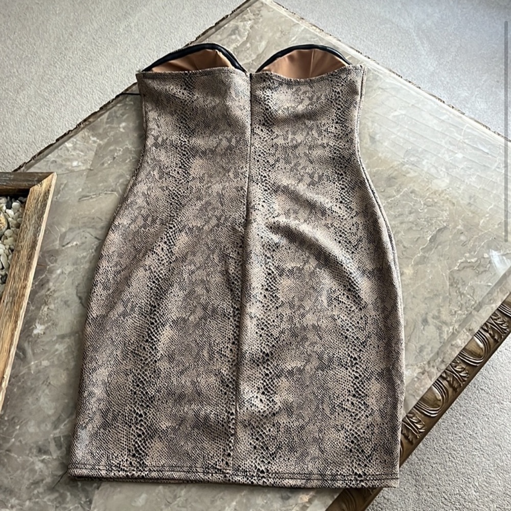 SNAKESKIN STRAPLESS DRESS - Picture 3 of 3